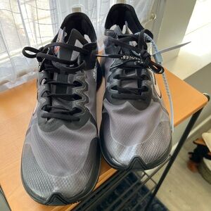 NEW NEVER WORN NIKE ZOOM FLY THE TEN OFF-WHITE SNEAKERS